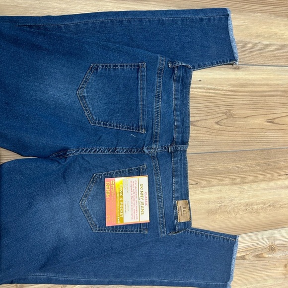 Denim Couture - Picture 4 of 6